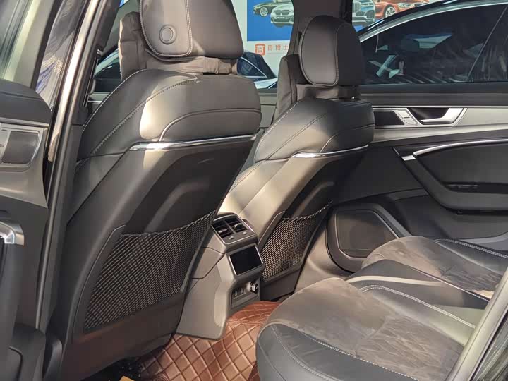 Фото 5 - Audi A6L