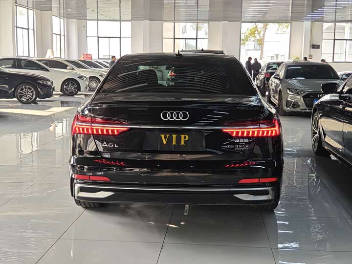 Фото 9 - Audi A6L