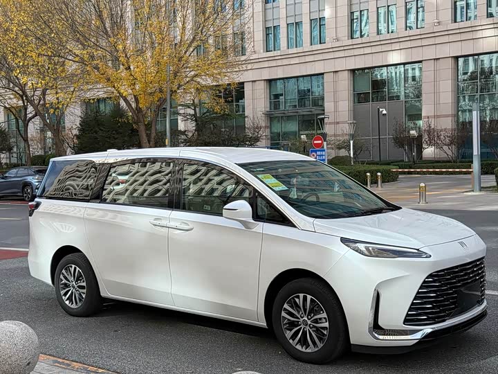 Фото 3 - Buick GL8 ES