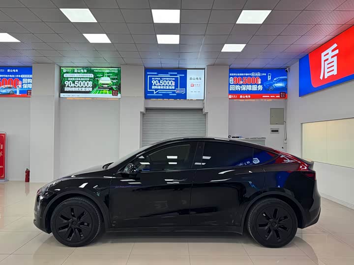 Фото 3 - Tesla Model Y