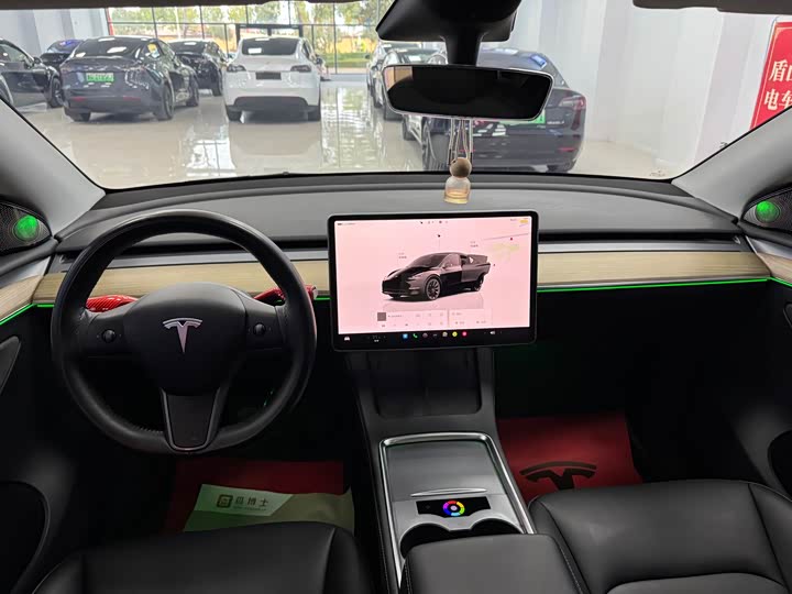 Фото 8 - Tesla Model Y