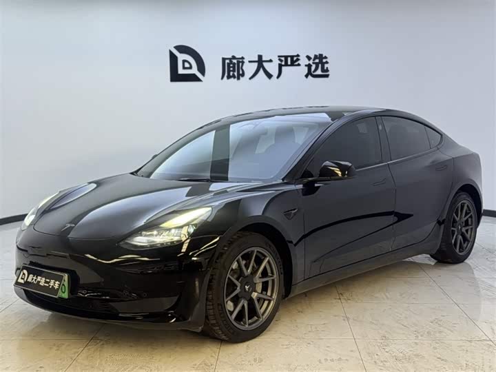 Фото 1 - Tesla Model 3