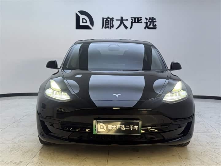 Фото 2 - Tesla Model 3