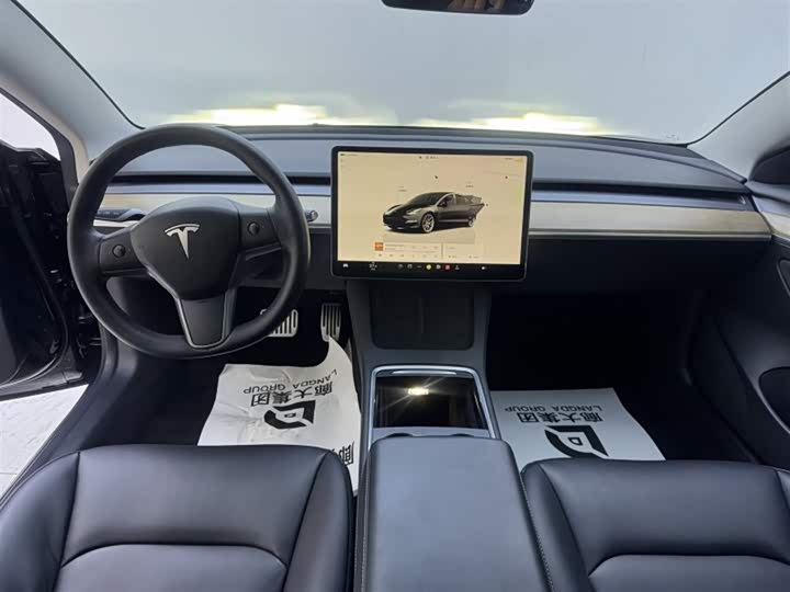 Фото 7 - Tesla Model 3