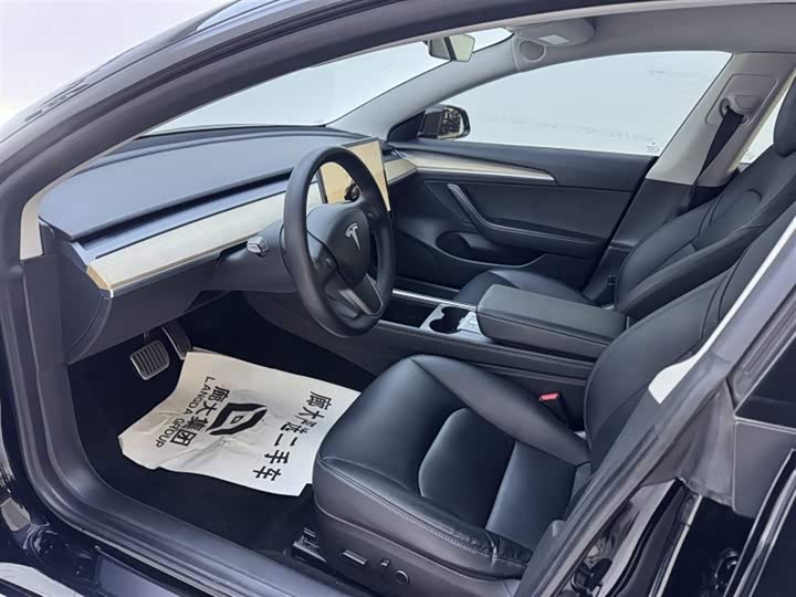 Фото 8 - Tesla Model 3