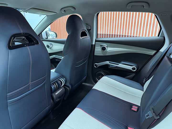 Фото 9 - BYD Yuan Plus