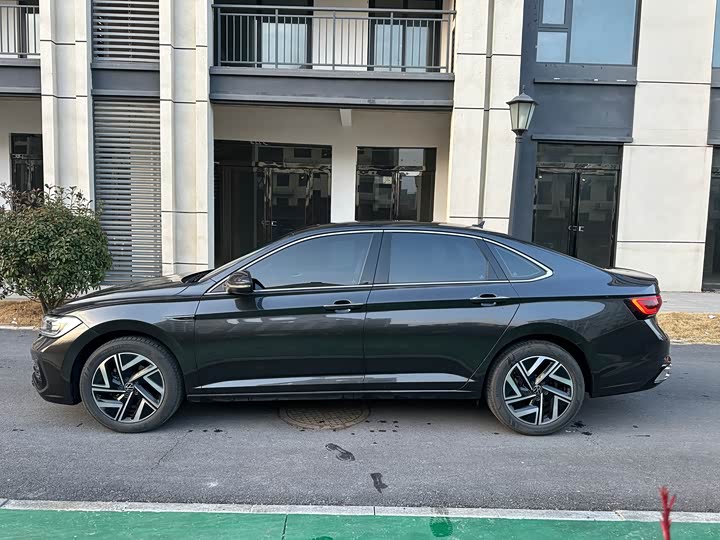 Фото 2 - Volkswagen Sagitar L