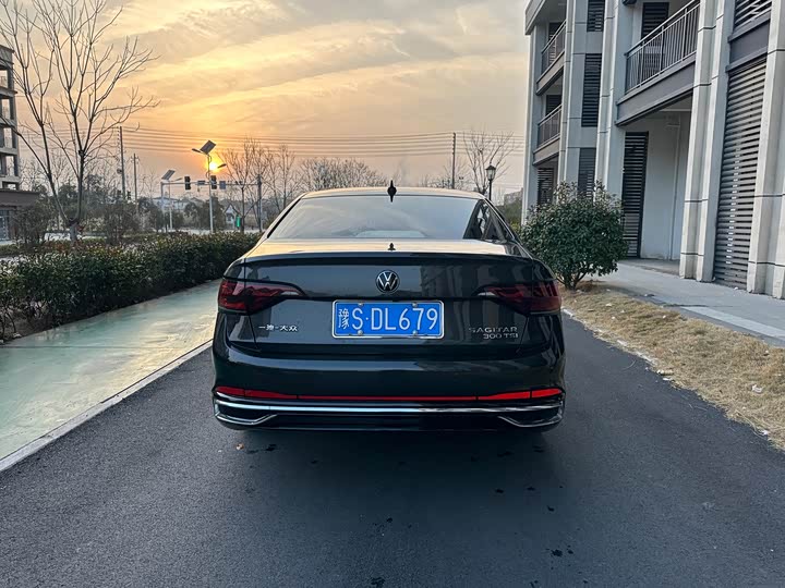 Фото 4 - Volkswagen Sagitar L