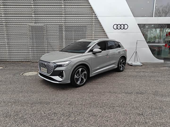 Фото 1 - Audi Q4 e-tron