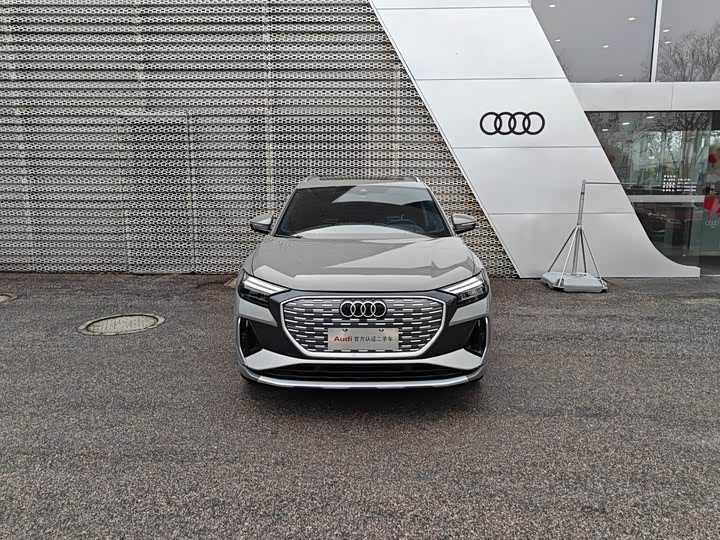 Фото 2 - Audi Q4 e-tron