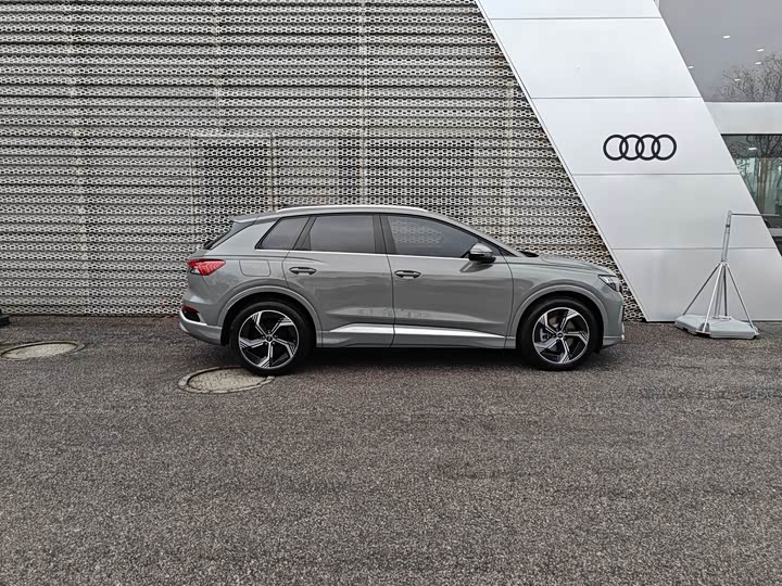 Фото 3 - Audi Q4 e-tron