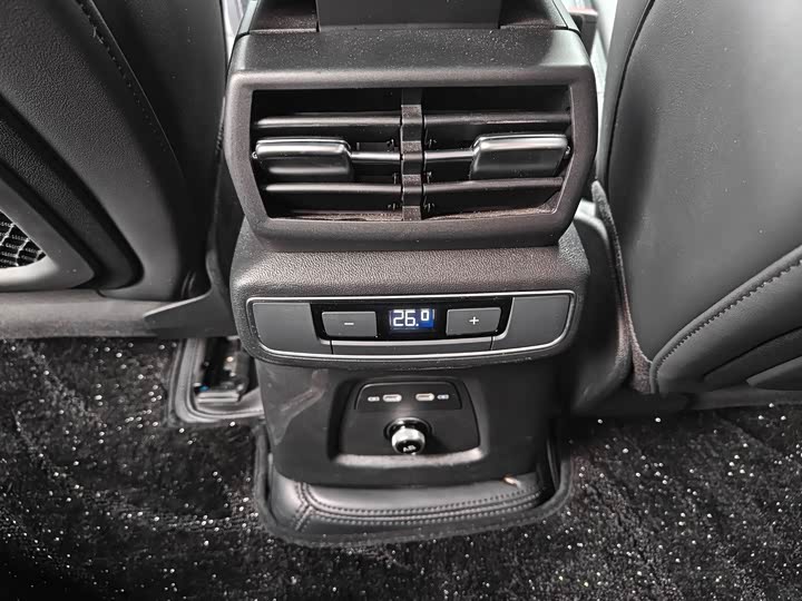 Фото 8 - Audi Q4 e-tron