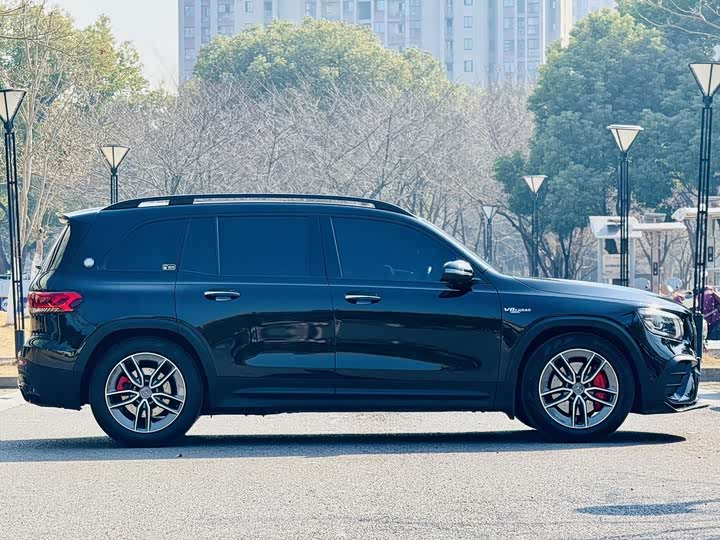 Фото 5 - Mercedes-Benz GLB-Class AMG