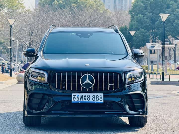 Фото 8 - Mercedes-Benz GLB-Class AMG