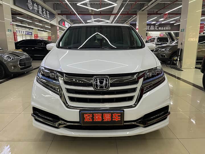 Фото 2 - Honda Elysion