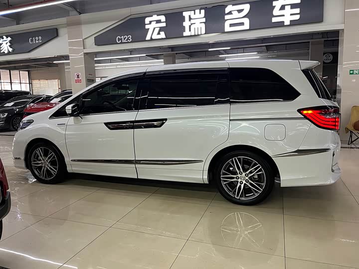 Фото 4 - Honda Elysion