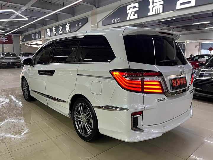 Фото 5 - Honda Elysion