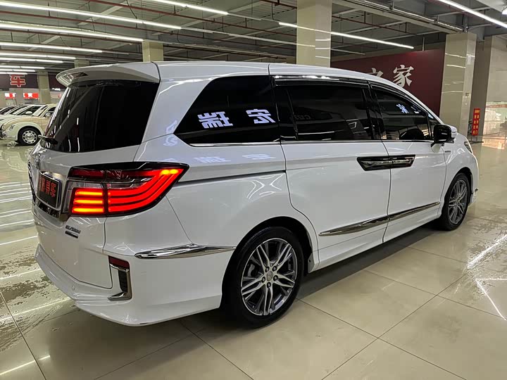 Фото 7 - Honda Elysion