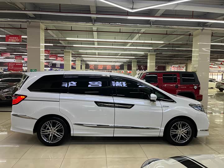 Фото 8 - Honda Elysion