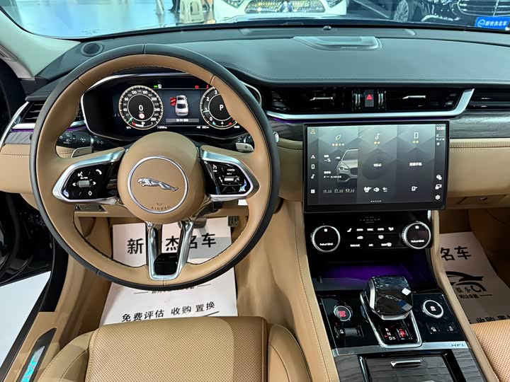 Фото 7 - Jaguar XF L