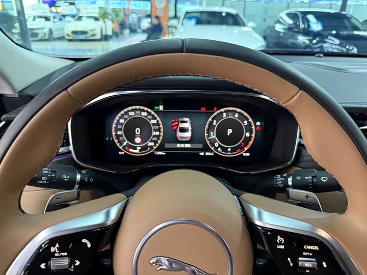 Фото 9 - Jaguar XF L