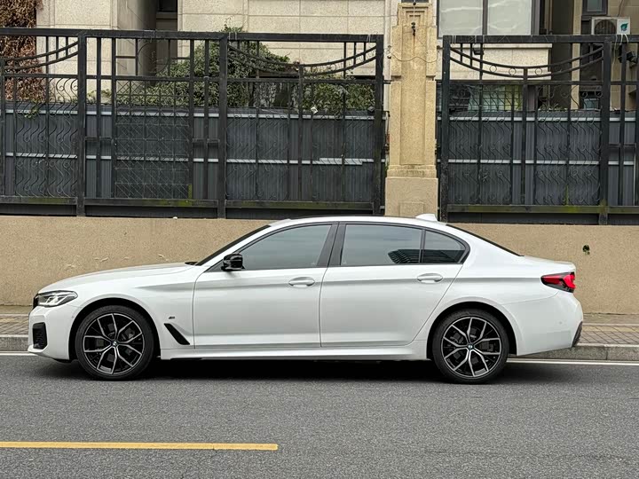 Фото 2 - BMW 5 Series