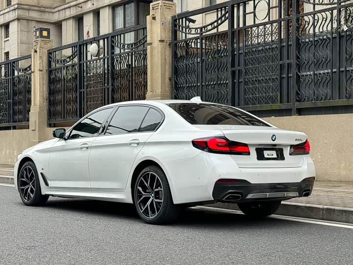 Фото 3 - BMW 5 Series