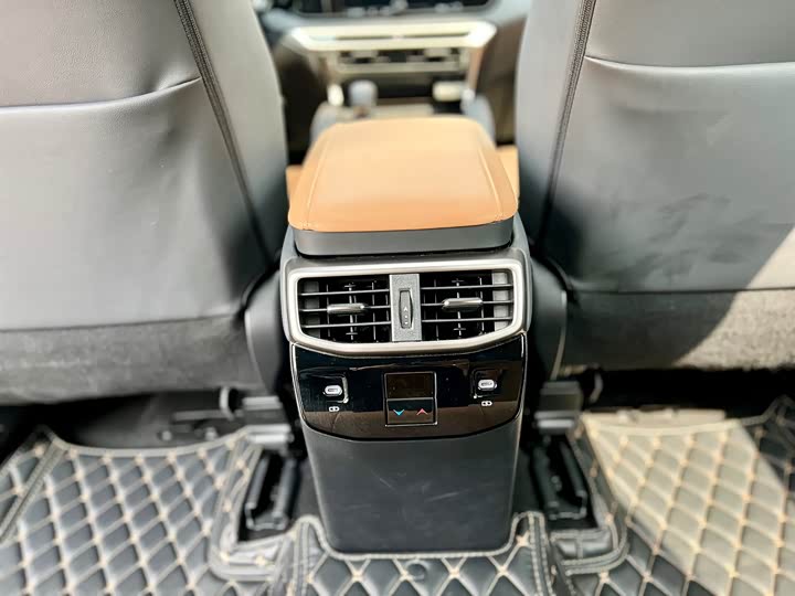 Фото 9 - Lexus RX