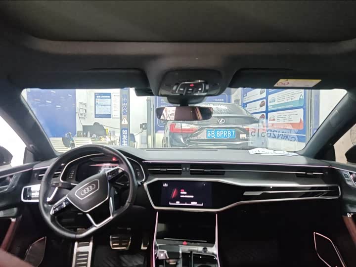 Фото 3 - Audi A7L