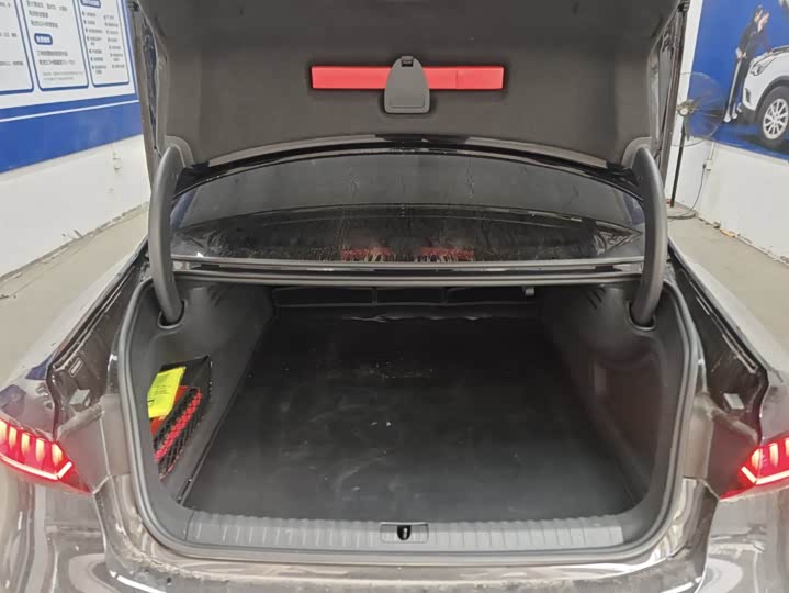 Фото 6 - Audi A7L