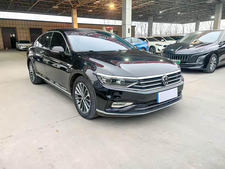 Фото 1 - Volkswagen Magotan