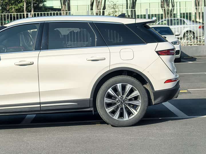 Фото 9 - Lincoln Corsair