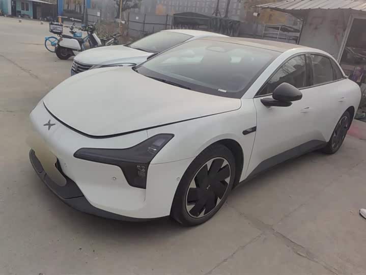 Фото 1 - XPeng Mona M03