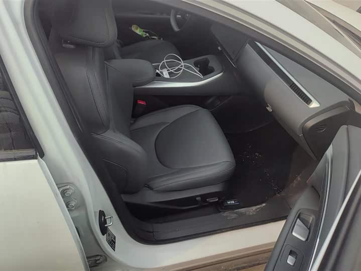 Фото 8 - XPeng Mona M03