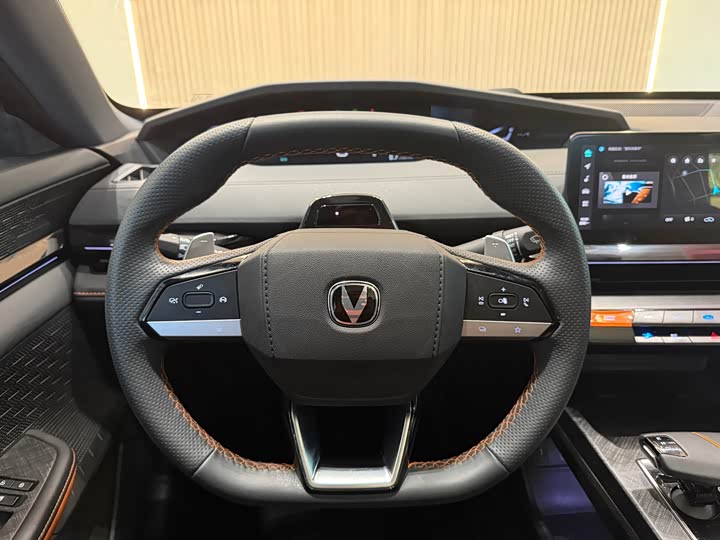 Фото 8 - Changan UNI-V