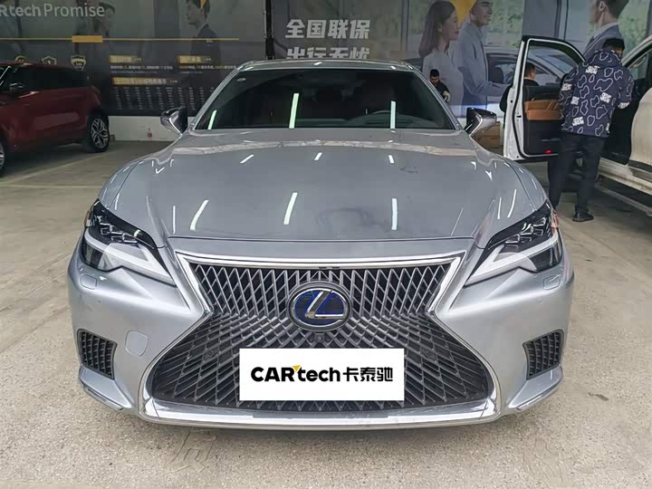 Фото 2 - Lexus LS