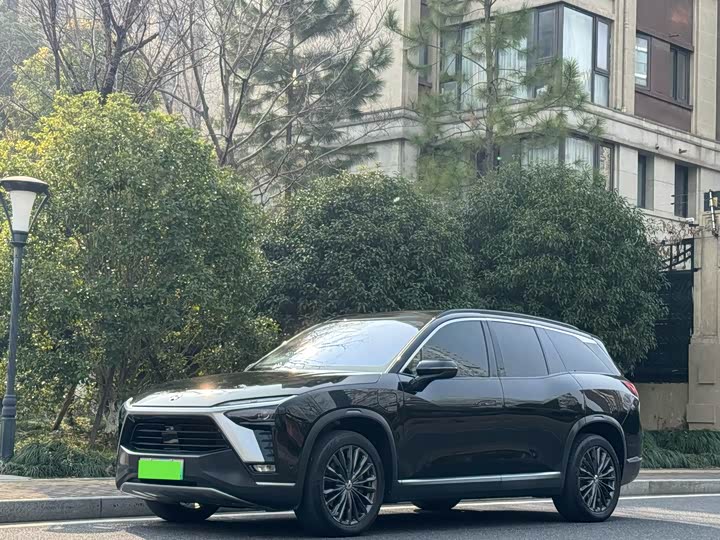 Фото 1 - Nio ES8