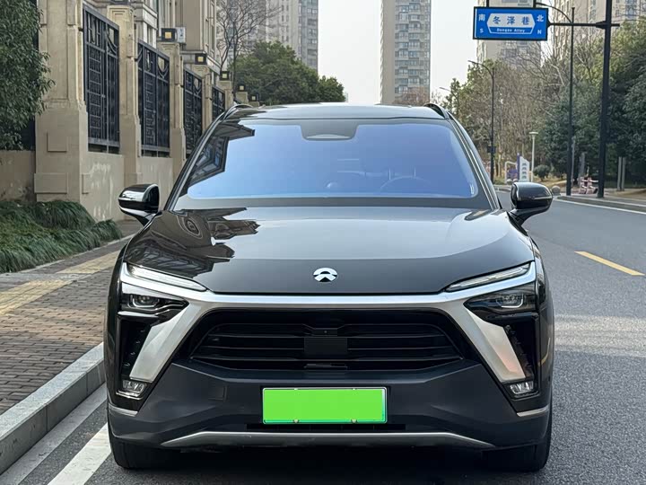 Фото 2 - Nio ES8