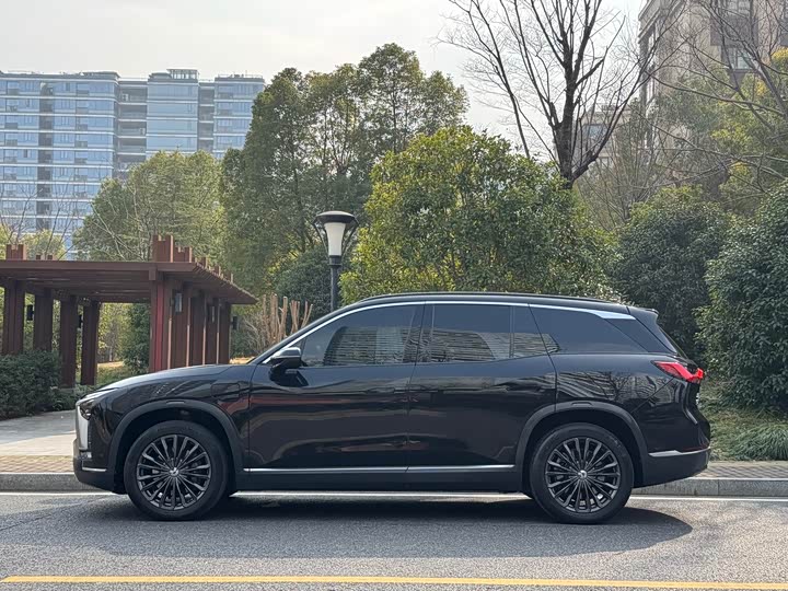 Фото 3 - Nio ES8