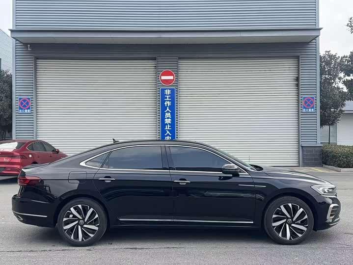 Фото 4 - Volkswagen Passat