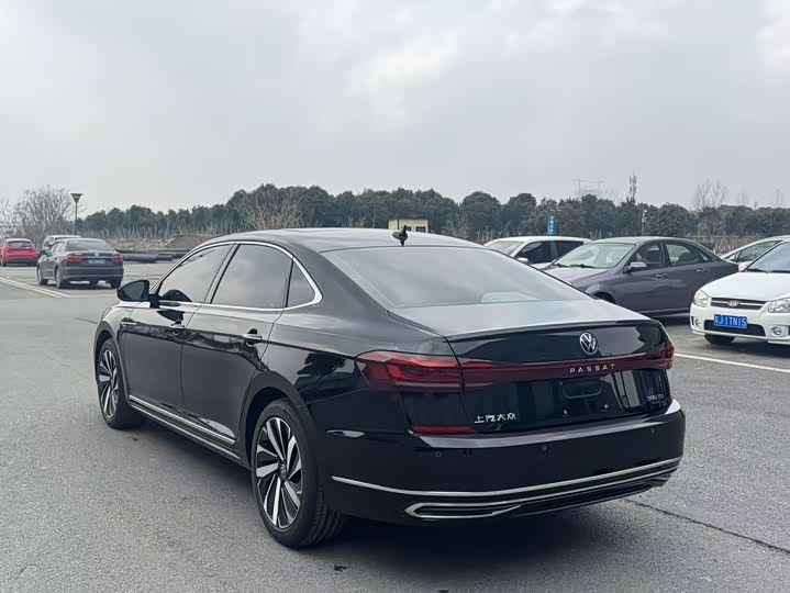 Фото 9 - Volkswagen Passat