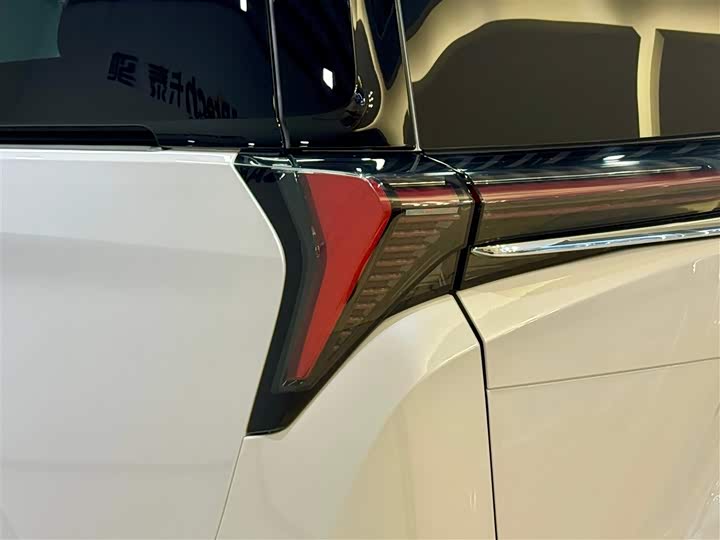 Фото 9 - Buick GL8 ES