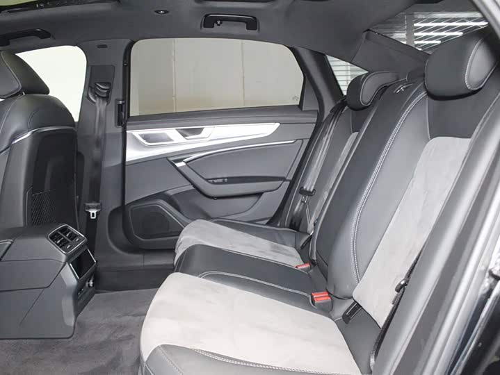 Фото 8 - Audi A6L