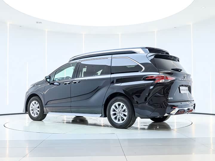 Фото 7 - Toyota Granvia