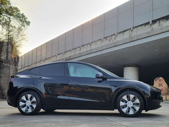 Фото 7 - Tesla Model Y