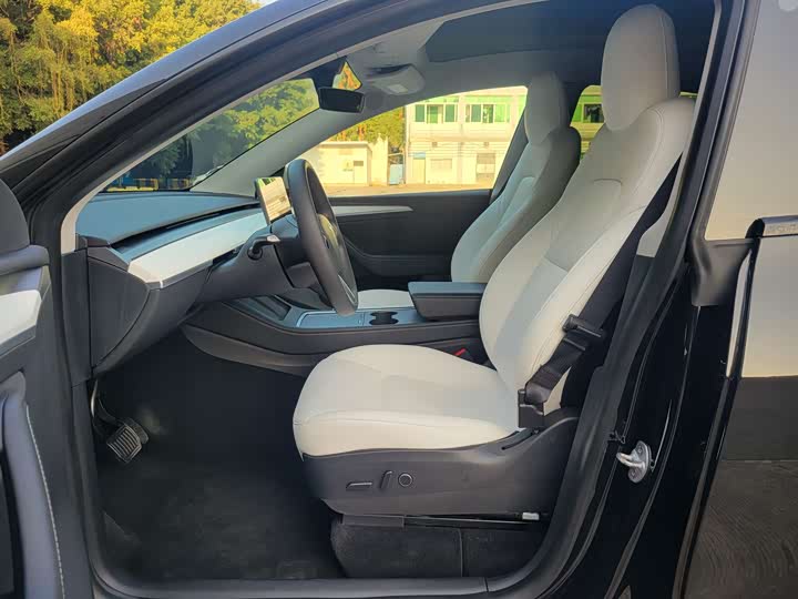 Фото 9 - Tesla Model Y