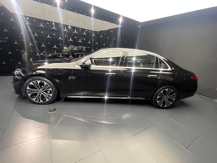 Фото 3 - Mercedes-Benz E-Class Hybrid