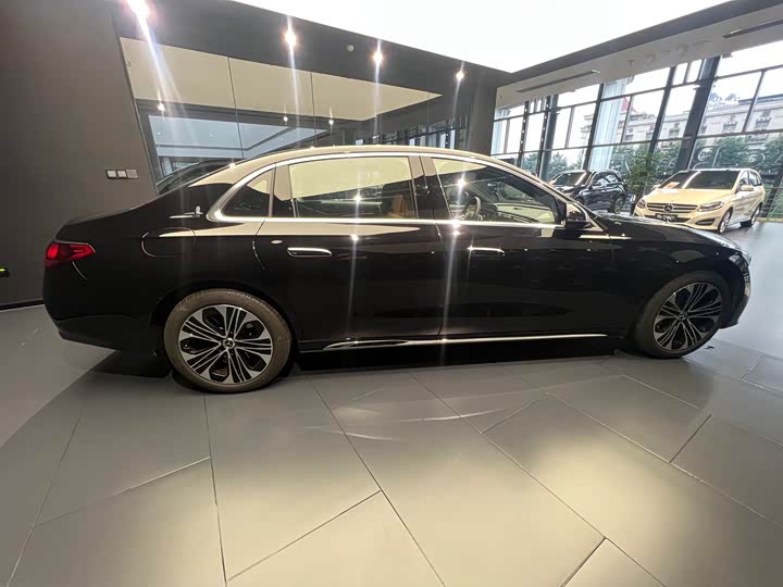 Фото 7 - Mercedes-Benz E-Class Hybrid