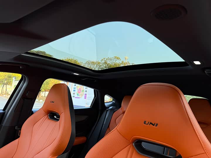 Фото 7 - Changan UNI-V