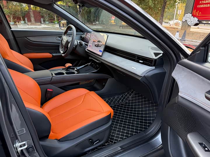 Фото 8 - Changan UNI-V